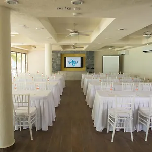 https://tukan-hotel-and-beach-club.allrivieramayahotels.com